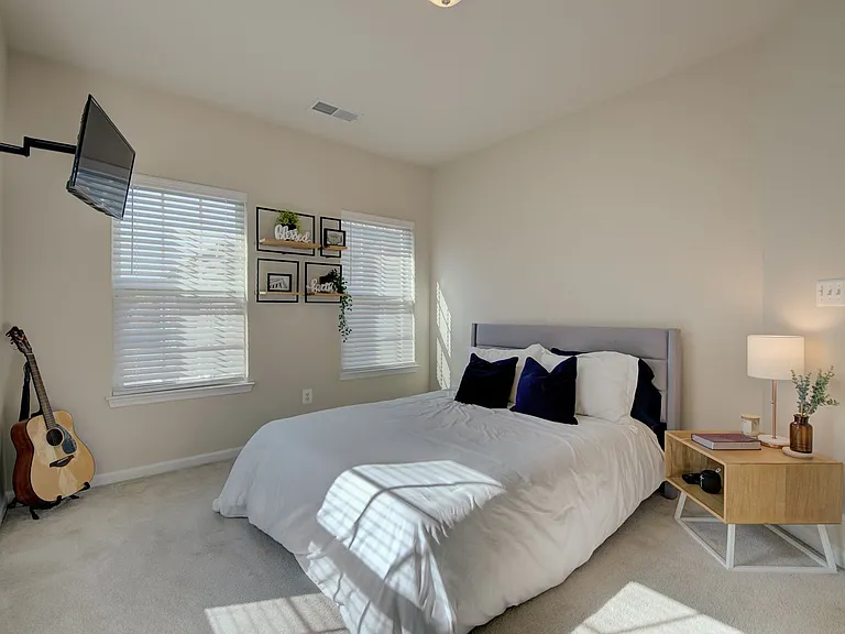 940 Hall Station Dr — Photo 23