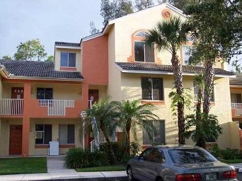 1st image of 916 Coral Club Dr #916
