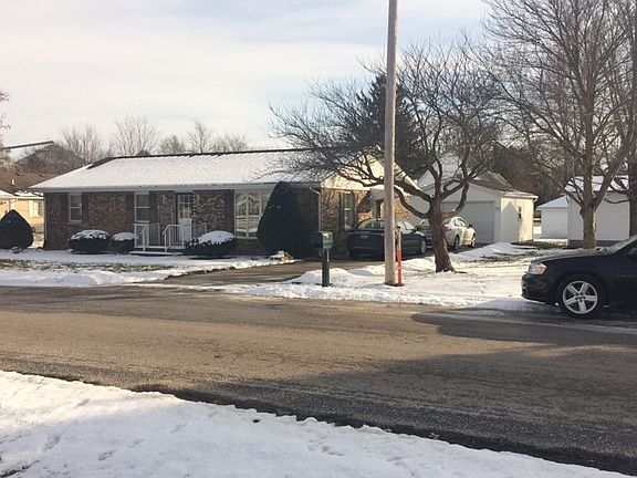 house w/ 2unattached garages