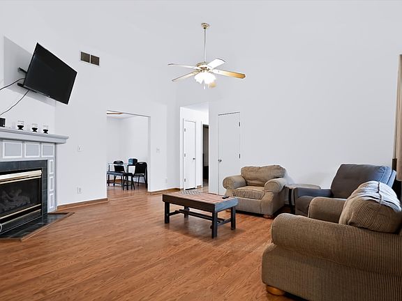 4th image of 8265 S Metzel Ln