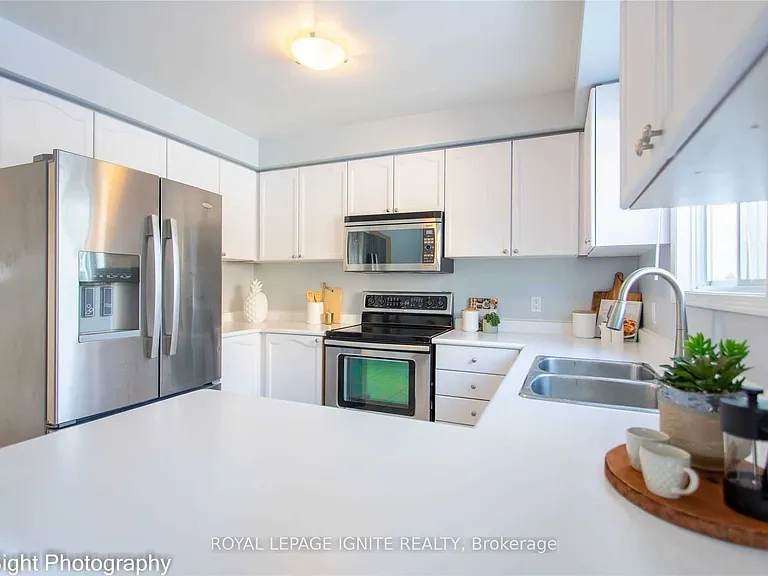 10 Bonnycastle Dr — Photo 9