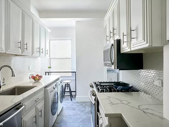5th image of 419 E 57th St APT 14D