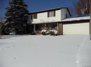 1081 Keble Ct, Oxford, MI 48371