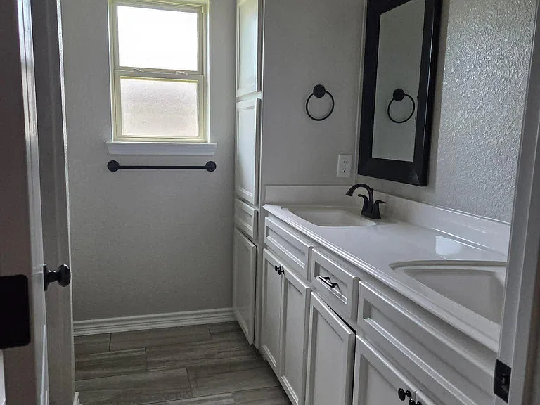 7715 Silicon Dr — Photo 6