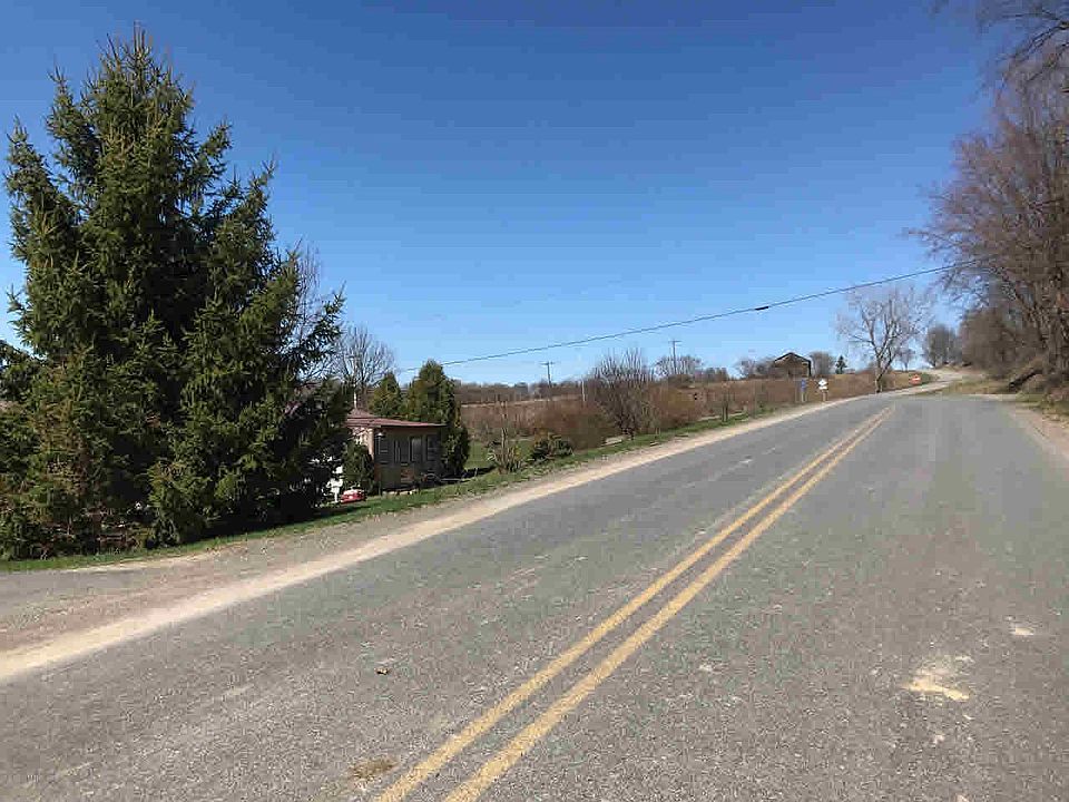 2nd image of 1415 Coach Rd