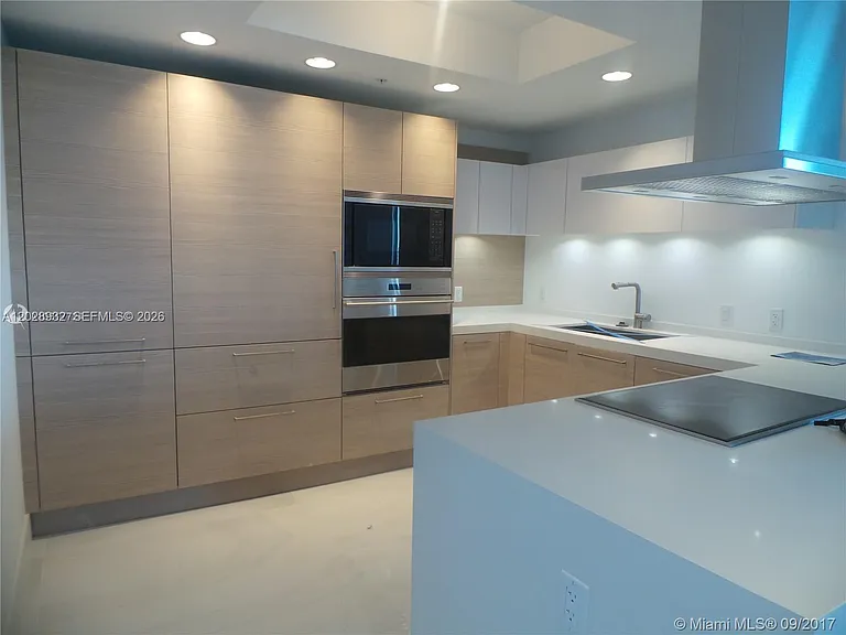 17111 N Biscayne Blvd #1703 — Photo 37