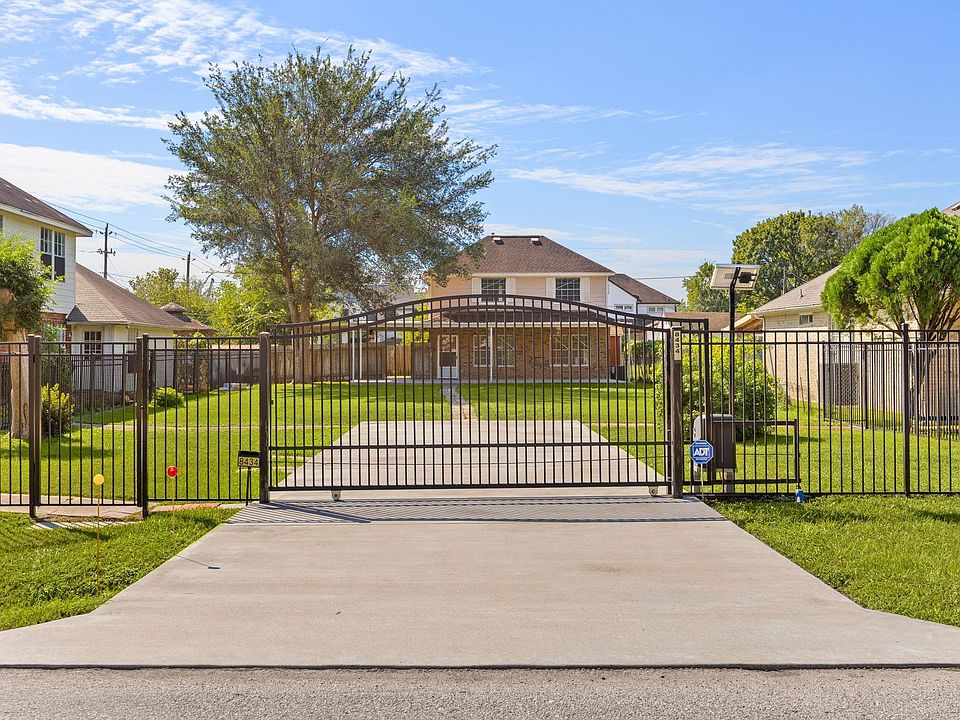 1st image of 8434 Folkstone Ln
