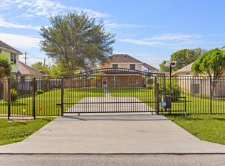 8434 Folkstone Ln, Houston, TX 77075