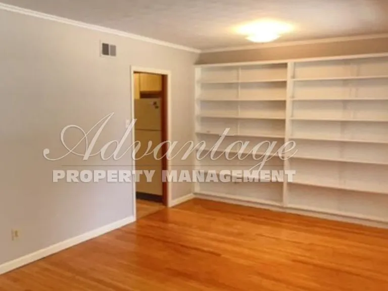 1552 Delmont Rd — Photo 7