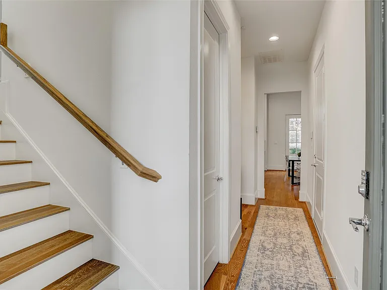 630 Delmar St — Photo 4