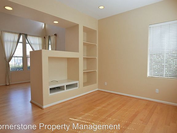 3rd image of 459 Whisman Park Dr