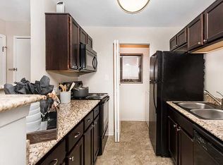 2101 S Finley Rd #616, Lombard, IL 60148