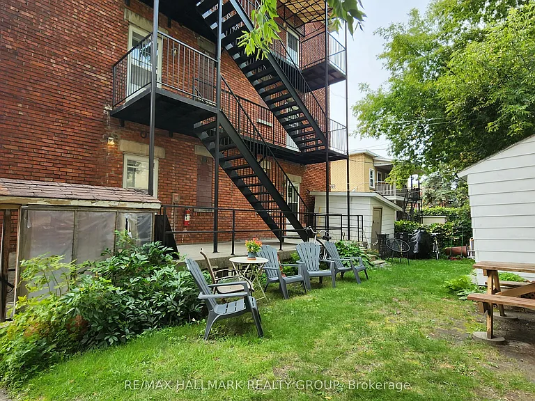125 Glenora St #3 — Photo 30