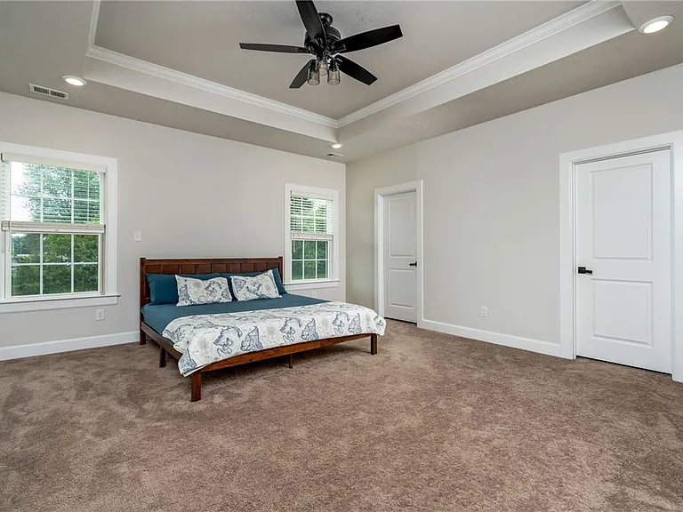 1702 Stevensan Dr — Photo 4