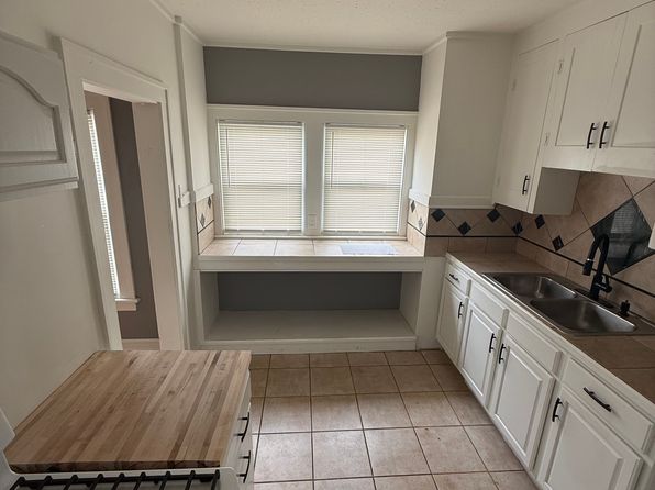 1280 W 89th St