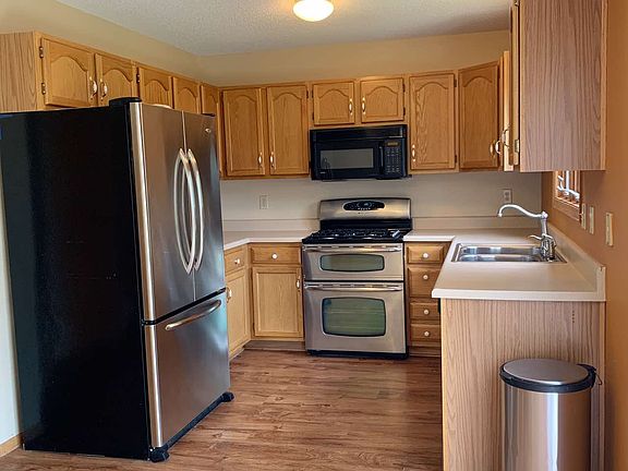 3rd image of 2482 Scenic Valley Dr