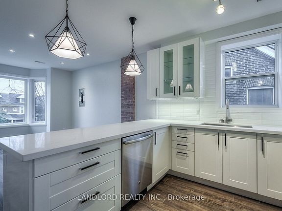 4th image of 82 Parkway Ave