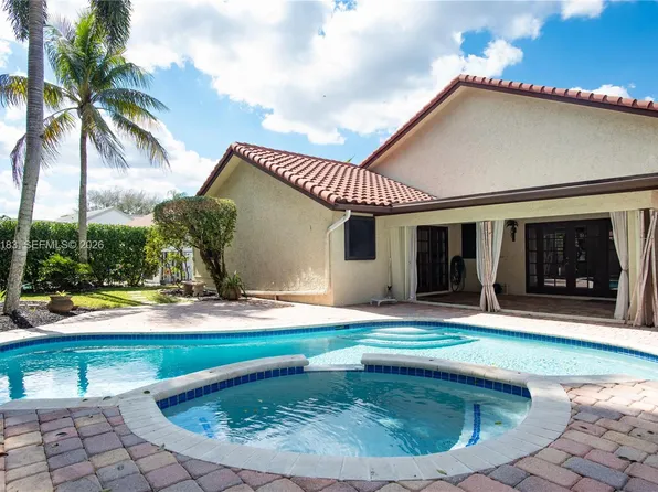 3160 Peachtree Cir, Davie, FL 33328