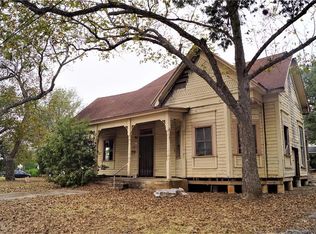 306 W 2nd St, Lexington, TX 78621