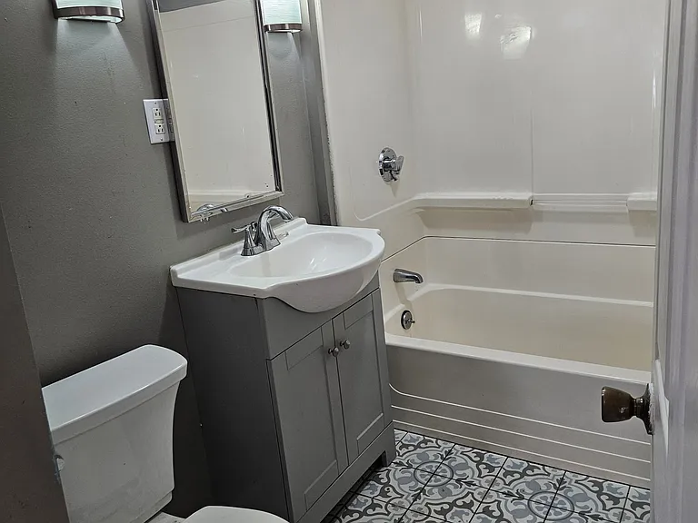 114 Beaverbrook Pkwy #3 — Photo 6