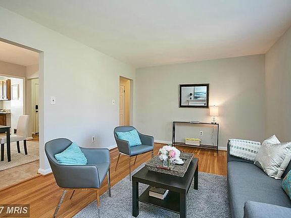 5th image of 3062 Hazelton St