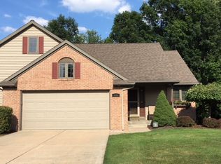 810 Hawthorne Ct, Greenville, MI 48838