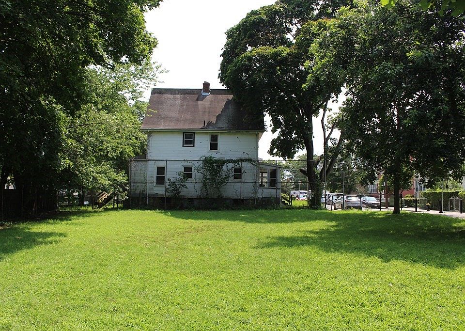 2nd image of 9 Sorrento St