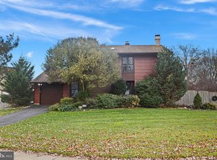 6 Enfield Dr, East Windsor, NJ 08520