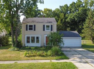 92 Orchard Dr, Sparta, MI 49345