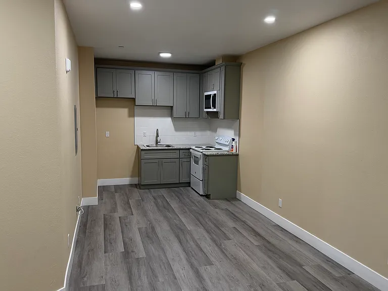 10702 Alicante Way #5 — Photo 4