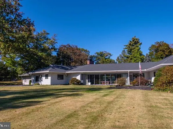 19 Valley Rd, Lewistown, PA 17044