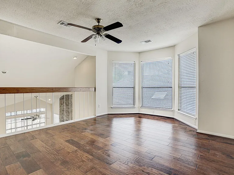 1538 Ainsdale Dr — Photo 14