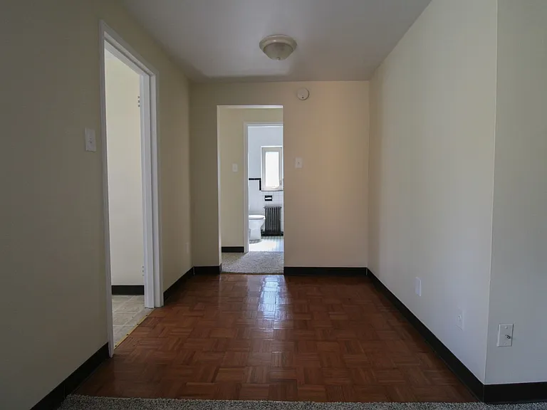 219 Lincoln Ave — Photo 4