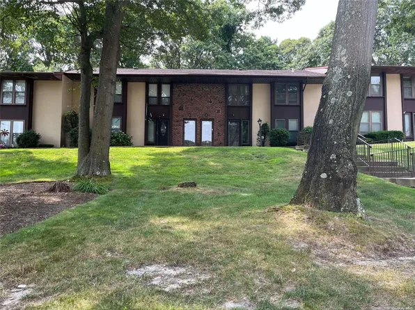 7 Cypress Court #7, Selden, NY 11784