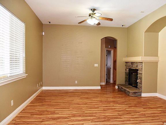 3rd image of 9725 Mountain Vista Cir