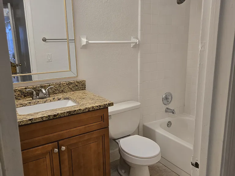 422 Forest Park Ln — Photo 9