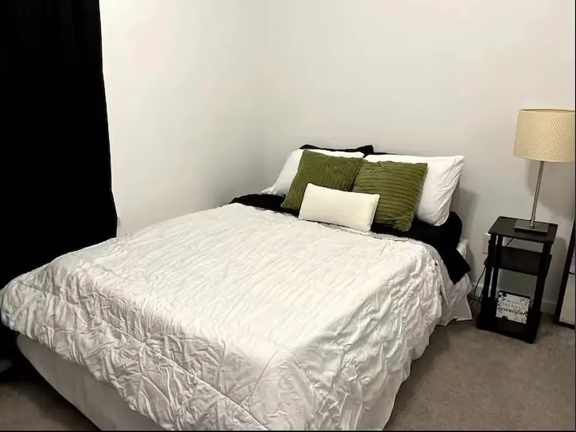 3 bed, 1176 sqft, $1,650 — Photo 2