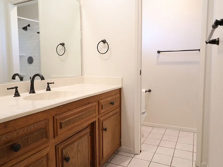 112 Rawhide Ln — Photo 13