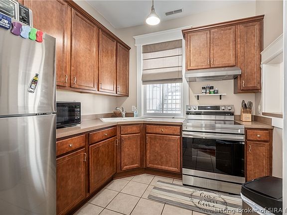 5th image of 240 Spring Street #B