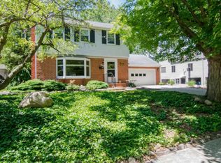 1590 Woodland Dr, Ann Arbor, MI 48103