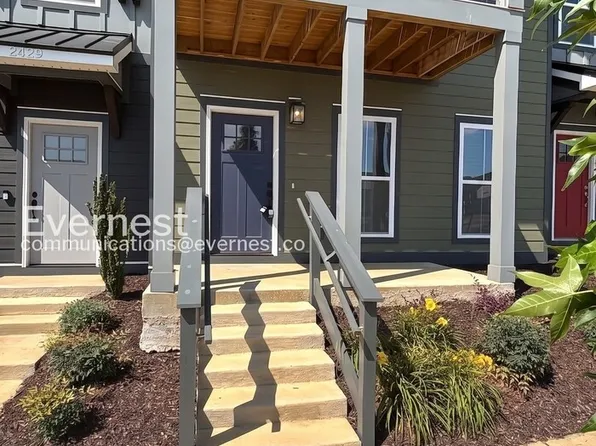 2433 E 17th St, Chattanooga, TN 37404