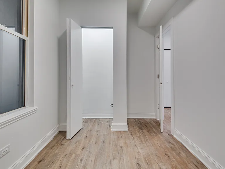 2029 N Damen Ave #2FR — Photo 13