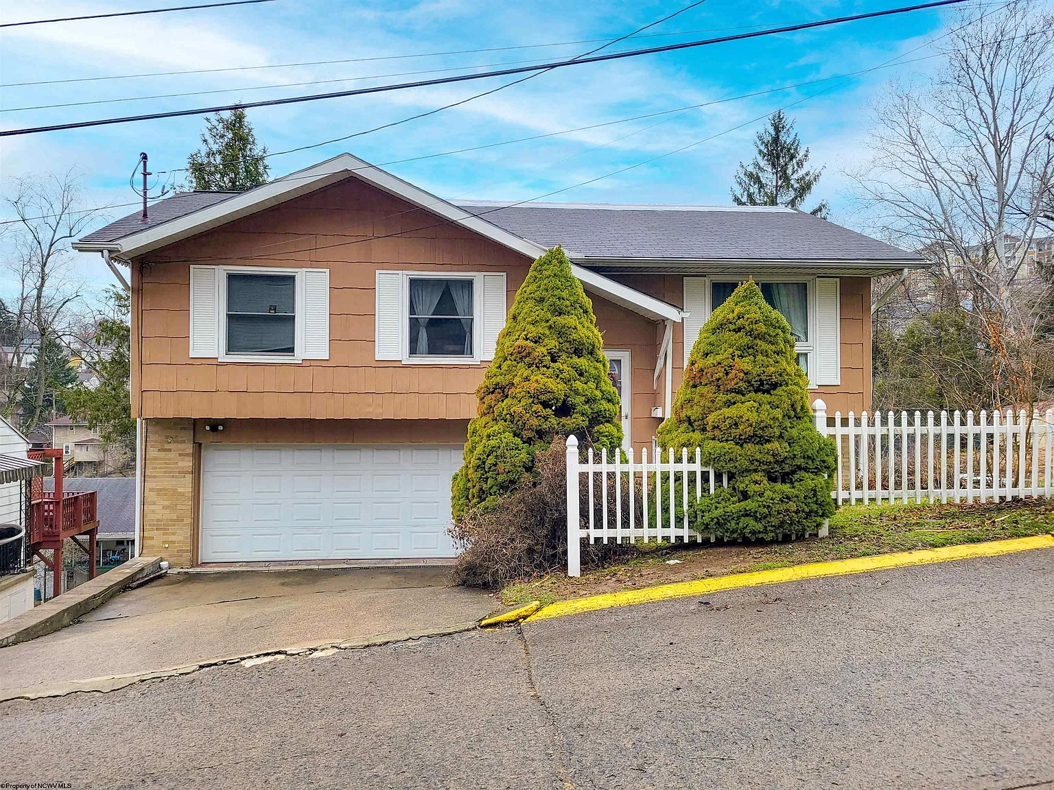 929 Garrison Ave photo 1