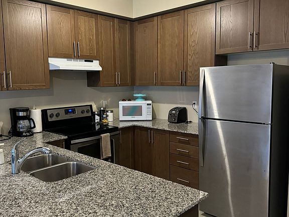 4th image of 8 Waterstone Way