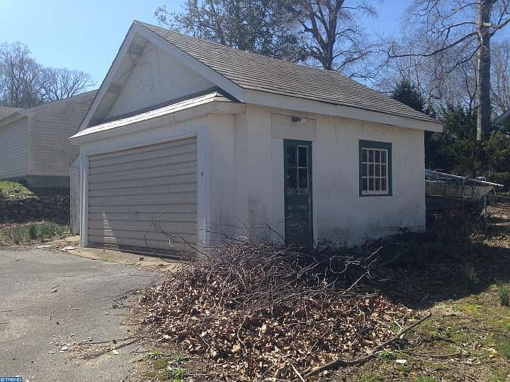 2nd image of 2324 Geneva Ave