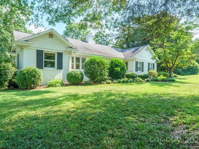 630 4th Ave NW, Hickory, NC, 28601