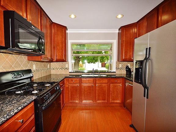 3rd image of 6377 Ebensburg Ln