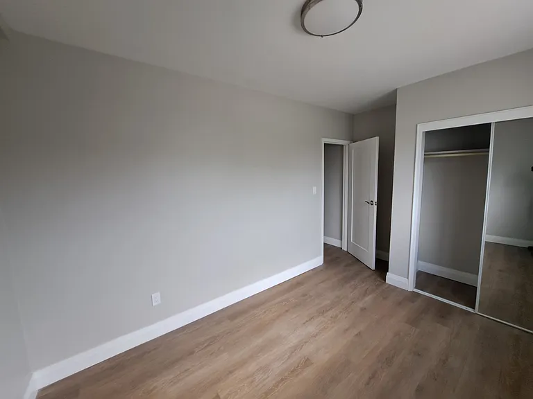 131 Raymond St — Photo 10