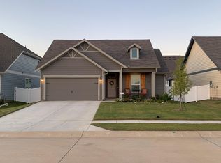 9013 Gano Dr, Aubrey, TX 76227