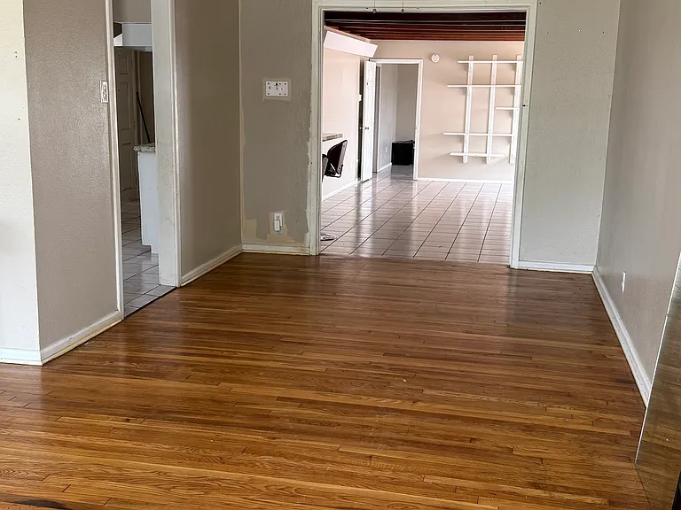1800 Walnut Ave — Photo 2
